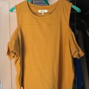 Open shoulder short sleeve t shirt